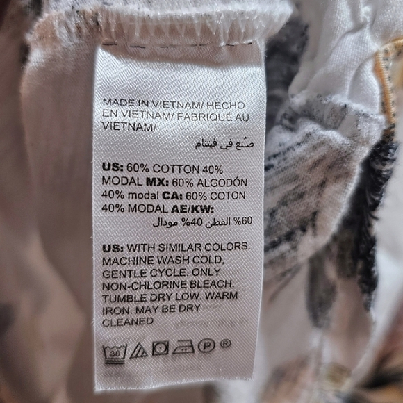 Chico's Cotton Blend Slub Floral Utility Sleeve Button Tee Size Large Tropical - Picture 12 of 12